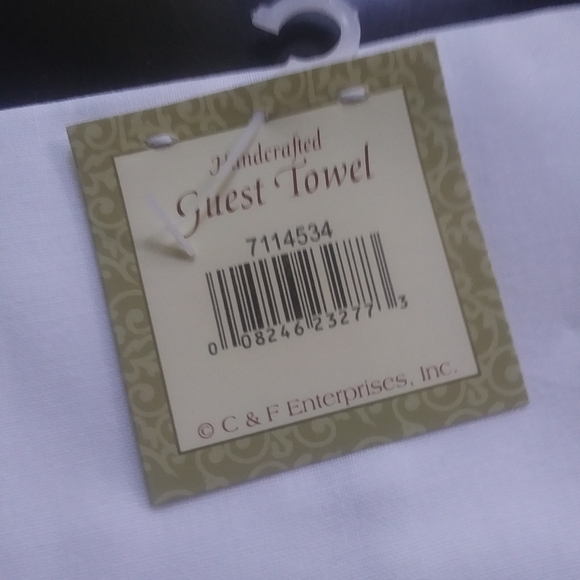 Nautilus Shell Embroidered Towel, NWT - Picture 4 of 6